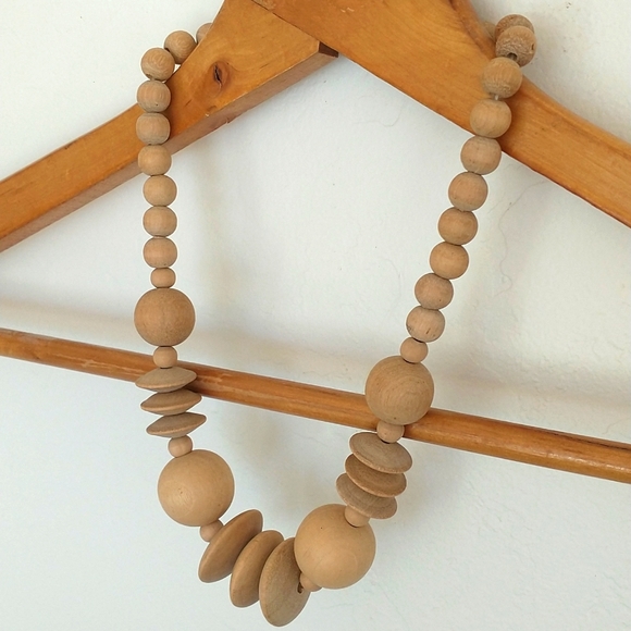 Vintage boho wood bead necklace - Picture 4 of 4